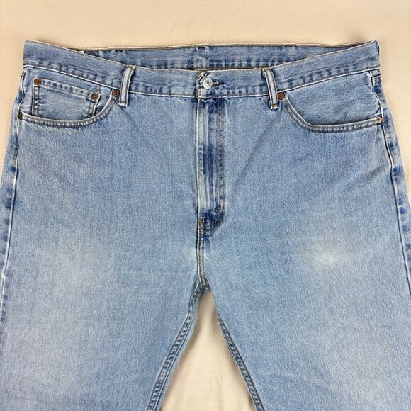 Levi’s 505 Regular Fit Light Wash Denim Blue Jeans Blank Red Tab 42x32/31 - Picture 1 of 12